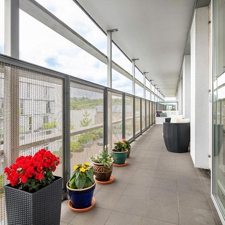 Stunning Apartment With Underground Parking! Λονδίνο Εξωτερικό φωτογραφία