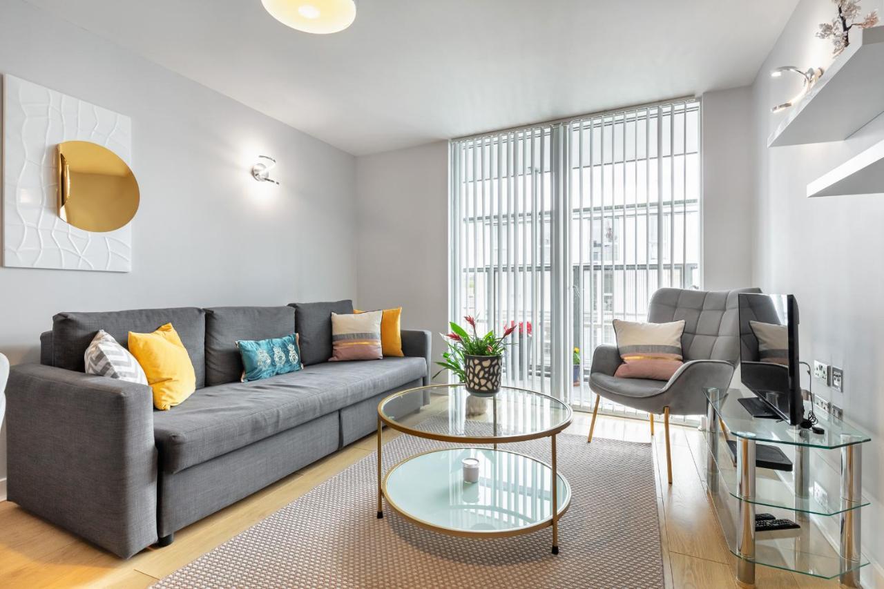 Stunning Apartment With Underground Parking! Λονδίνο Εξωτερικό φωτογραφία