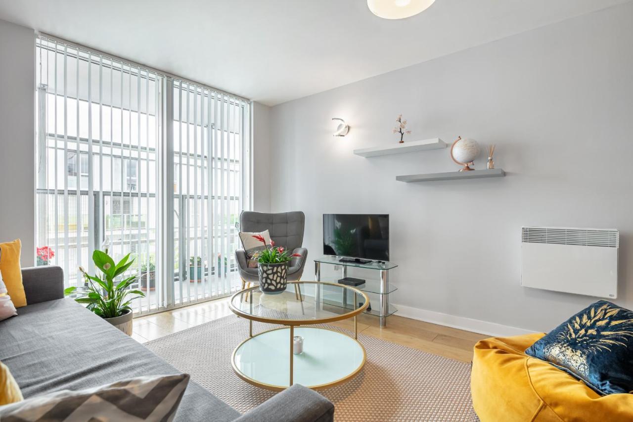 Stunning Apartment With Underground Parking! Λονδίνο Εξωτερικό φωτογραφία