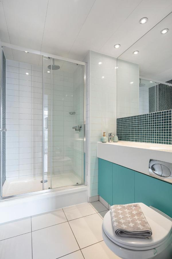 Stunning Apartment With Underground Parking! Λονδίνο Εξωτερικό φωτογραφία