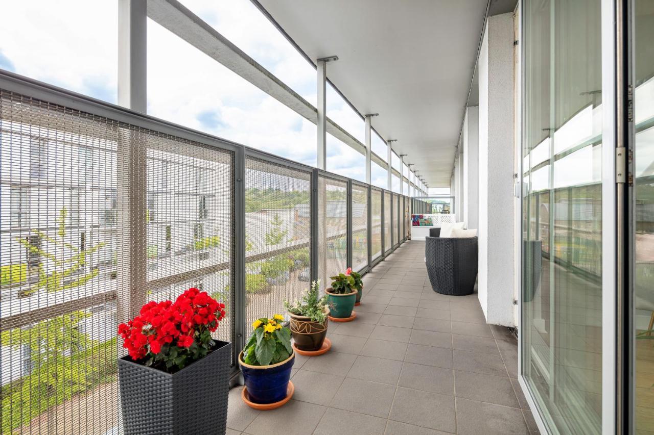 Stunning Apartment With Underground Parking! Λονδίνο Εξωτερικό φωτογραφία